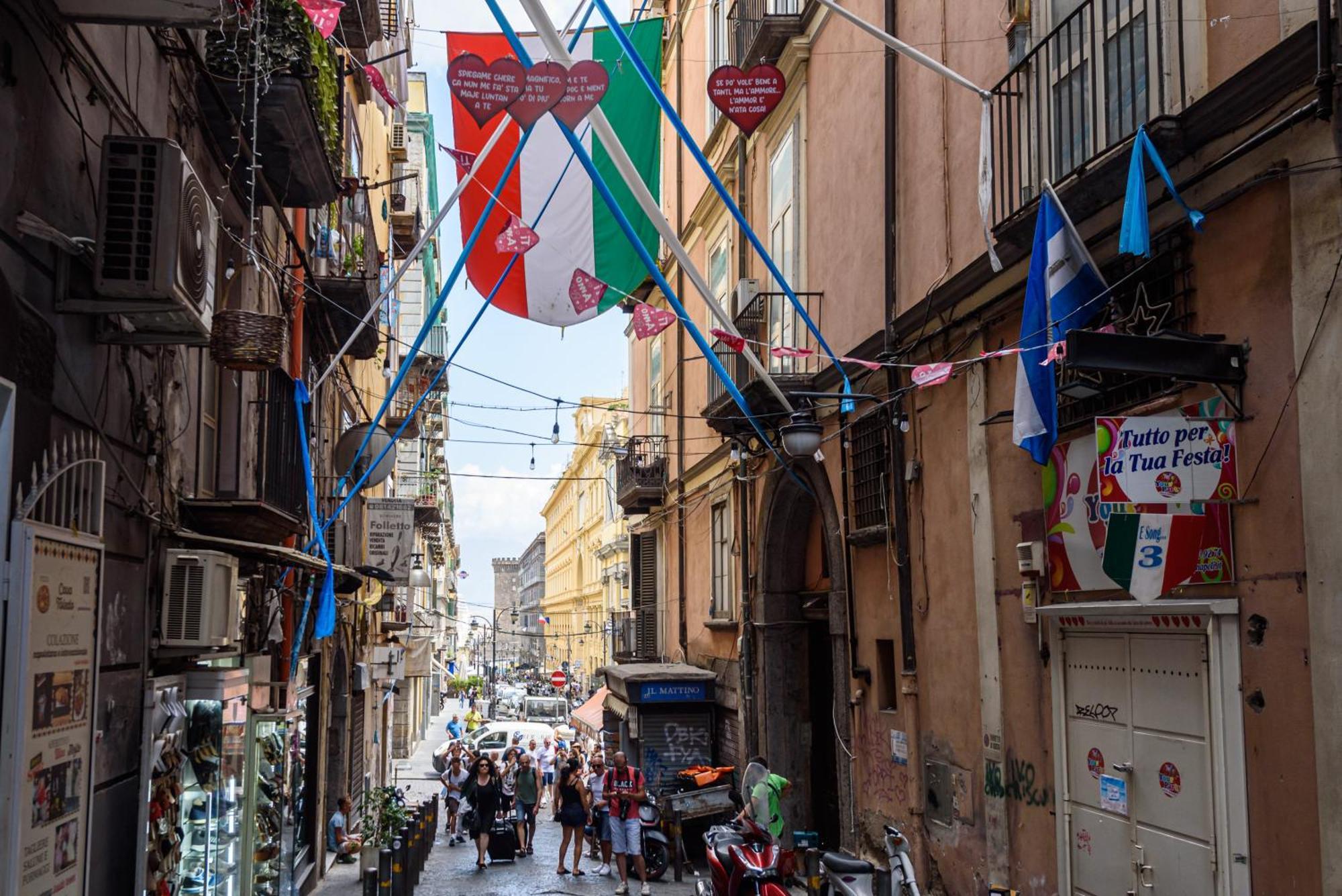 Toledo 26 * Naples
